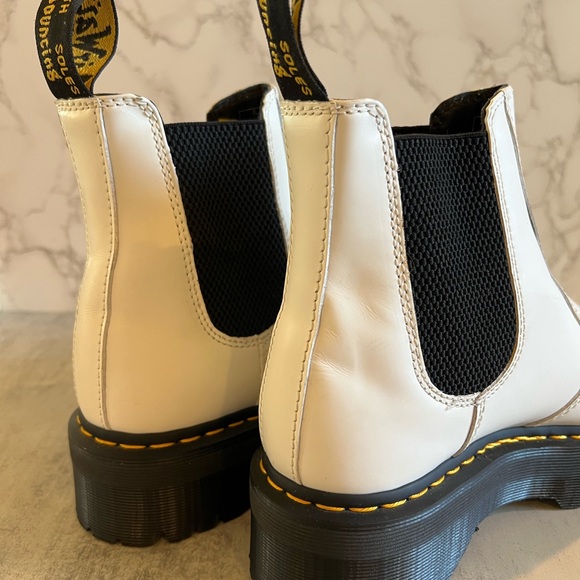 Sz 8 - Good Condition - Dr. Martens White Chelsea Boots - Picture 11 of 14